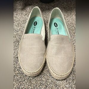 Ladies size 7 Dr.Scholls espadrilles